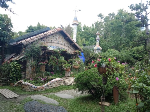 濃濃眷村味超寬大草地，想網美想親子都可以－中興新村大里霧峰簡單一日遊