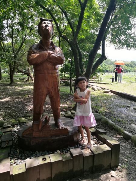 適合三代同遊的俄羅斯料理餐廳，順便東勢林業文化園區賞荷去!