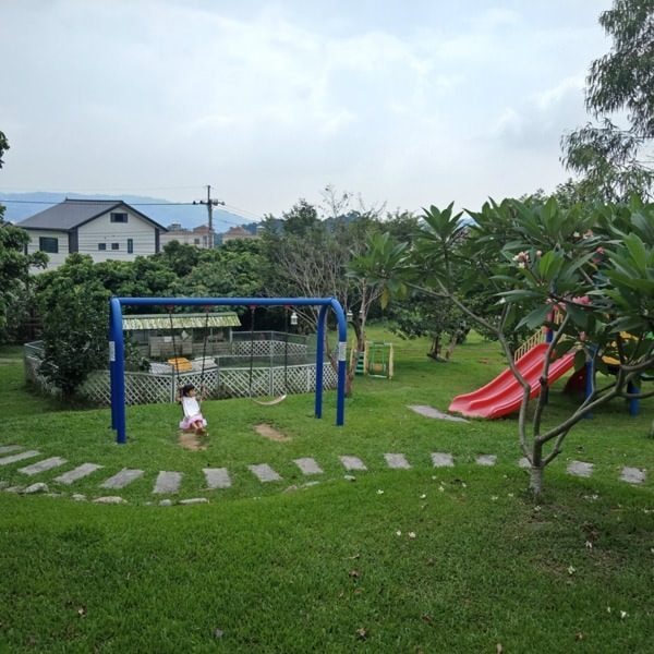 適合三代同遊的俄羅斯料理餐廳，順便東勢林業文化園區賞荷去!