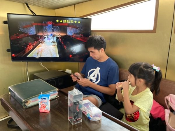 墾丁包船遊艇水上玩到飽&大鵬灣遊湖吃蚵吃到飽 初體驗