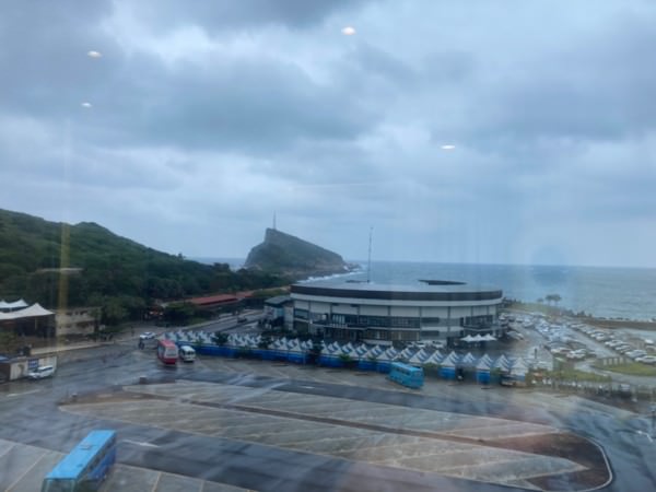 清明連假一路向北-台北基隆北海岸三日遊(下)-幽浮船、情人海灘、野柳、正濱漁港、阿根納造船廠、薆悅酒店野柳館