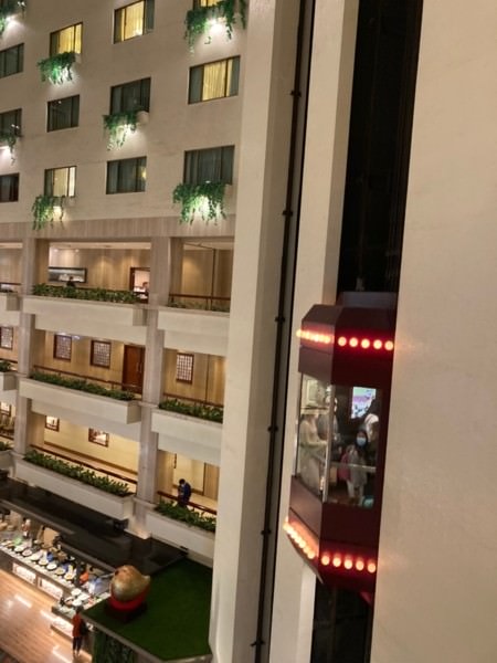 清明連假怕塞車一路向北-台北基隆北海岸三日遊(上)-兒童新樂園、海神熱炒、入住台北福華大飯店-公設、房間介紹