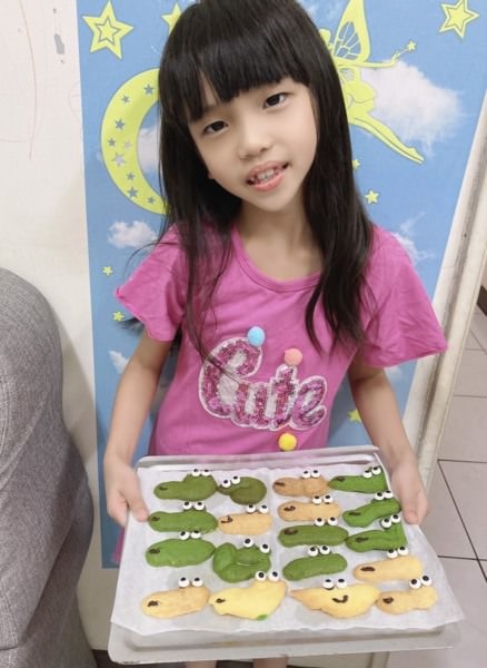 親子手做，步驟簡單成果吸睛-鱷魚曲奇餅乾。免備料的【自己做】甜點，讓你防疫在家也很有儀式感。