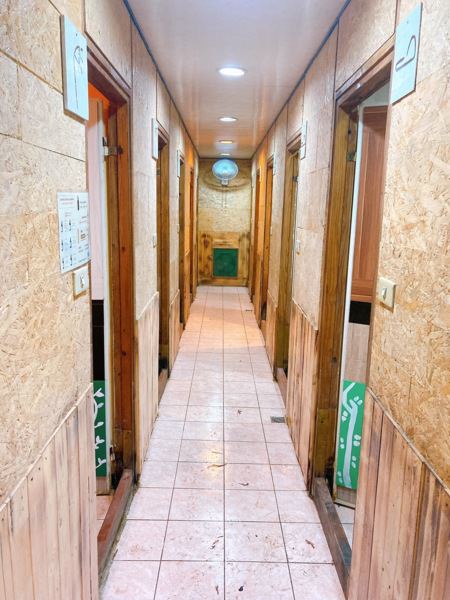 新竹峨眉親子景點、文創空間【HOW客吧】-戶外寬敞，室內獨立包廂，桌遊、電影、SWITCH隨便玩，耍廢一整天!