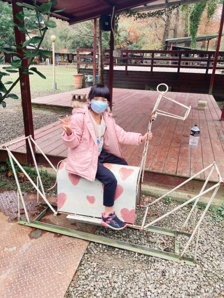 新竹峨眉親子景點、文創空間【HOW客吧】-戶外寬敞，室內獨立包廂，桌遊、電影、SWITCH隨便玩，耍廢一整天!