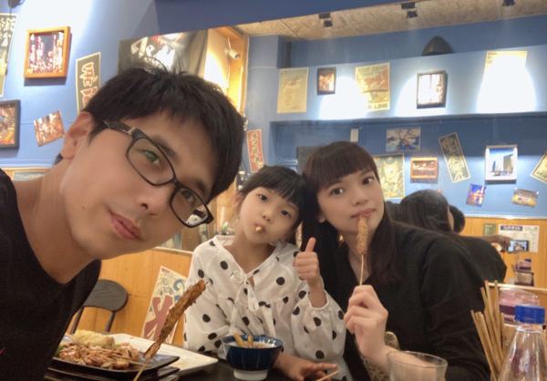 台中中區【太原串燒】-高CP值平價居酒屋，兩大一小只花800元吃超撐!豆皮必點，是我吃過為好吃的豆皮了!