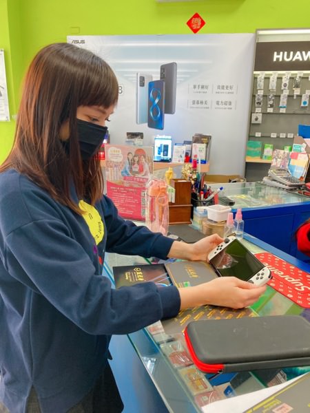 台中【天地通訊忠孝店】體驗Switch OLED【藍光盾保護貼】抗藍光專利SGS，限時優惠來店好評送運動水壺喔!