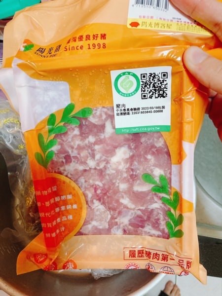 台中豬肉宅配推薦【陽光豬】新品陽光豬紅燒豬腳、陽光豬豬肉產品，直營牧場細心飼養的履歷豬肉，好吃又安心。