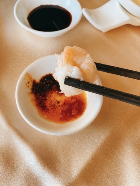 高雄港粵料理推薦-高雄義大皇家酒店【皇樓中餐廳】，米其林新主廚新風貌，品嚐頂級粵菜。吃飽順遊義大OUTLET MALL，乘坐摩天輪，美麗景致盡收眼底。