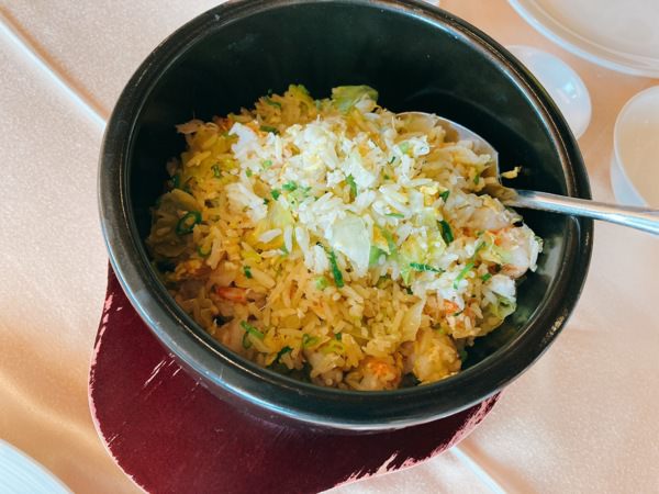 高雄港粵料理推薦-高雄義大皇家酒店【皇樓中餐廳】，米其林新主廚新風貌，品嚐頂級粵菜。吃飽順遊義大OUTLET MALL，乘坐摩天輪，美麗景致盡收眼底。
