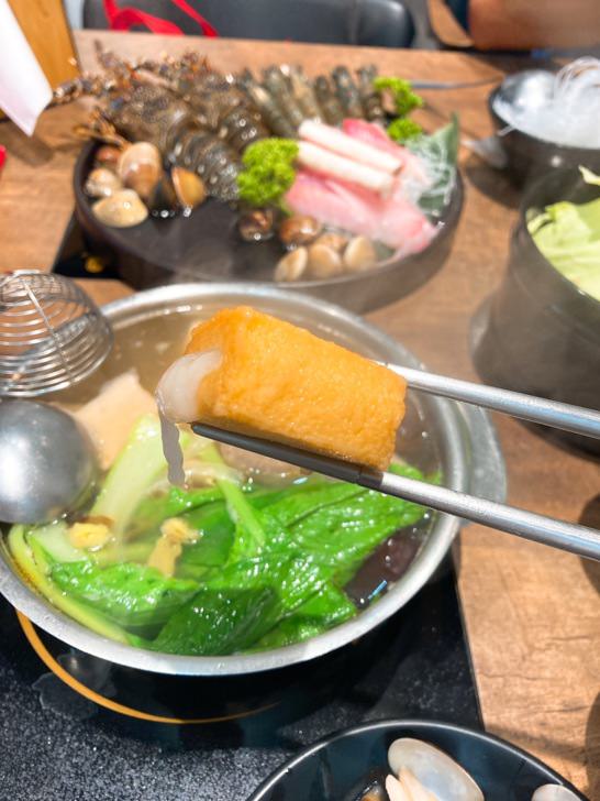 台中太平火鍋【上尚坊精緻鍋物】-雙人龍蝦套餐，豪華氣派。天然食材，熬出經典湯頭，無添加人工香料的美味火鍋。