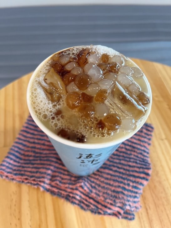 台中養生飲品推薦【澎沛黑白木耳手搖飲】-天然無添加，古溜好口感。台中木耳飲推薦，捷運美食推薦，水安宮捷運站步行3分鐘!