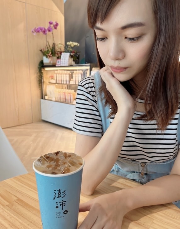 台中養生飲品推薦【澎沛黑白木耳手搖飲】-天然無添加，古溜好口感。台中木耳飲推薦，捷運美食推薦，水安宮捷運站步行3分鐘!