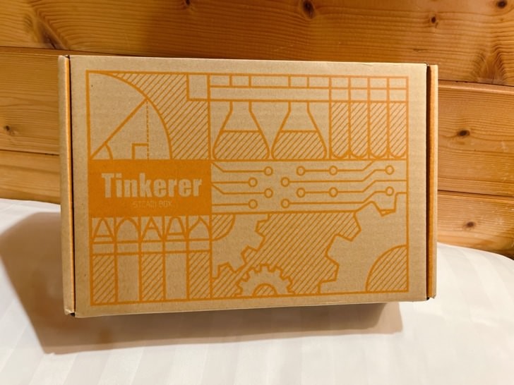教具開箱【Tinkerer Box】每月配送到家，為3-12歲兒童分齡設計，科學、藝術、創意，全部擁有。中英文雙語可選，快樂陪伴每個有創造力的孩子!