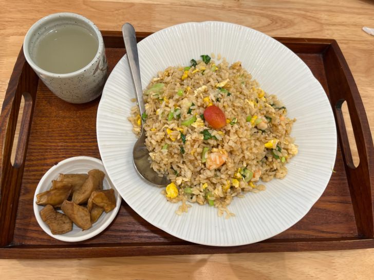 台中北屯餐廳【禾作食堂】一個人也想好好吃飯，中式個人手路菜套餐。炒飯極有水準，外貌與內在兼具的餐廳。