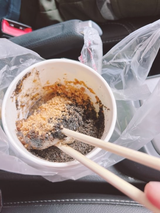 南投溪頭的愜意，住一晚才能體會。土庫怪人花枝鱔魚麵、長興圓仔冰、溪頭妖怪村、車籠埔斷層保存園區，名間親子生態園區，入住金台灣山莊。