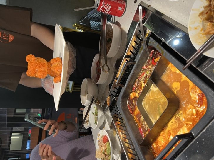 2022食尚玩家部落客盛典超嗨，有吃有拿有抽獎。ATC Cafe 下午茶，鼎王最新品牌-麻一點嚐鮮。