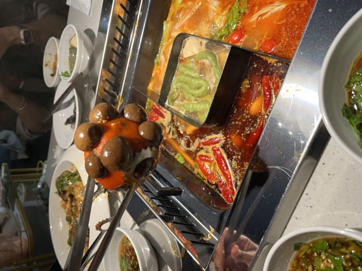 2022食尚玩家部落客盛典超嗨，有吃有拿有抽獎。ATC Cafe 下午茶，鼎王最新品牌-麻一點嚐鮮。