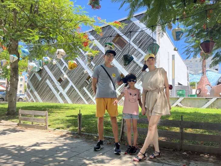 台灣後山就是這麼美-台東四天三夜之旅-DAY3-4 海濱公園、台東阿伯小白屋、台東鐵花村、雨田家馬卡龍，入住屏東東港 幸福浪漫旅 小小兵VIP4人房