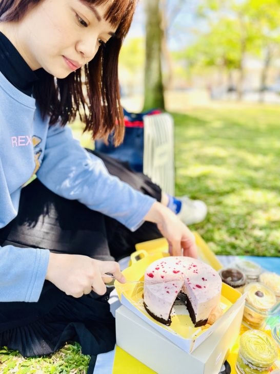 健康低負擔的甜點黑馬【甜野新星】-低糖、無澱粉，純手工製作的生酮甜點。今年母親節最適合送媽媽的心馨鮮花蛋糕，捨去精緻糖，讓媽媽吃得健康!