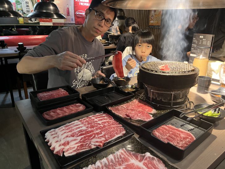 新北三重燒烤吃到飽【名炙炭火燒肉】-近三和國中捷運站，經典炭火，頂級燒肉。居酒屋風格，品嚐和牛海鮮只要659元起。