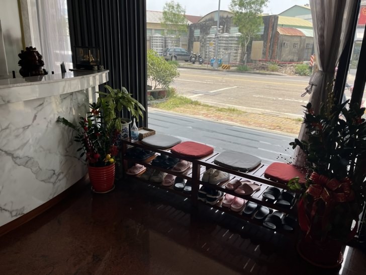 太平按摩推薦【洛伊SPA會館】-全身經絡按摩+足部按摩，舒適的空間，專業的師傅，獨立VIP包廂，安全安心，讓身體好好放鬆一回。