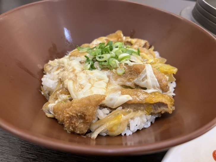 台中大里平價日本料理【築也日本料理】-價格親切選擇多元，生魚片、壽司、火鍋、串燒 、定食任你選，日常吃飯、家庭聚餐都適合。