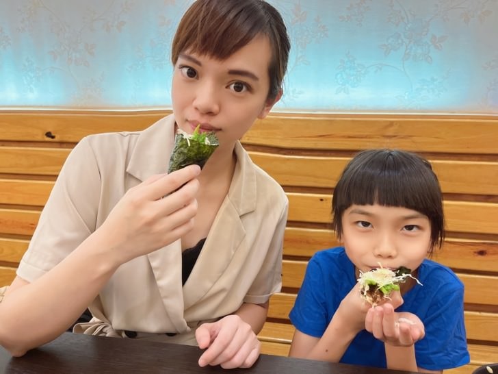 台中大里平價日本料理【築也日本料理】-價格親切選擇多元，生魚片、壽司、火鍋、串燒 、定食任你選，日常吃飯、家庭聚餐都適合。