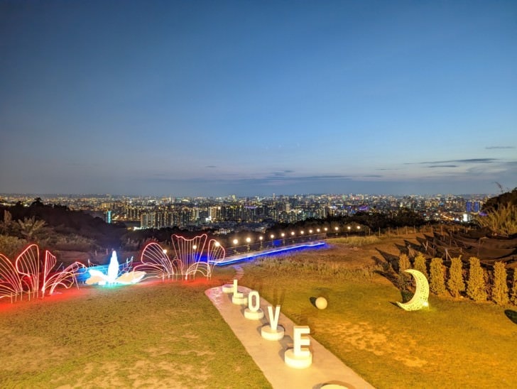 台中北屯【九瀧唐景觀宴會餐廳】-坐擁夕陽美景與百萬夜景的景觀餐廳。高檔粵菜，場地寬敞，適合婚宴、尾牙、家庭聚餐，每週五六日還有樂團現場演奏!