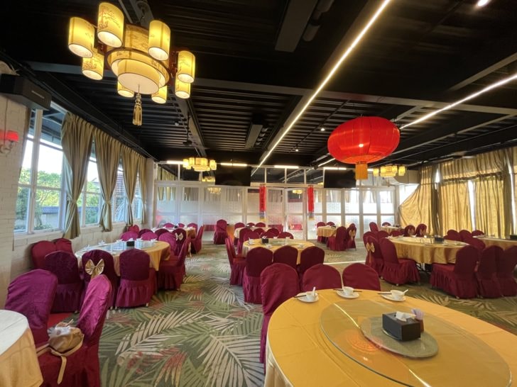 台中北屯【九瀧唐景觀宴會餐廳】-坐擁夕陽美景與百萬夜景的景觀餐廳。高檔粵菜，場地寬敞，適合婚宴、尾牙、家庭聚餐，每週五六日還有樂團現場演奏!