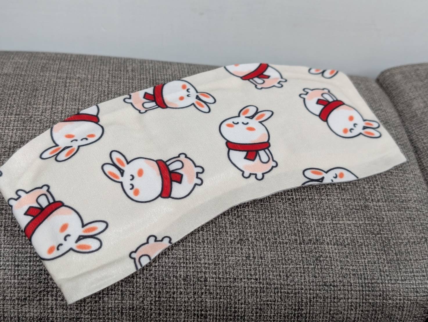 居家必備的暖心小物【澤谷小米兔暖頸貼 & 蒸氣膝肘暖暖貼】培寶嚴選暖敷小物。還有酒精濕紙巾也超好用,讓培寶陪伴全家大小好好生活。 - 第3張圖 居家必備的暖心小物【澤谷小米兔暖頸貼 & 蒸氣膝肘暖暖貼】培寶嚴選暖敷小物。還有酒精濕紙巾也超好用,讓培寶陪伴全家大小好好生活。