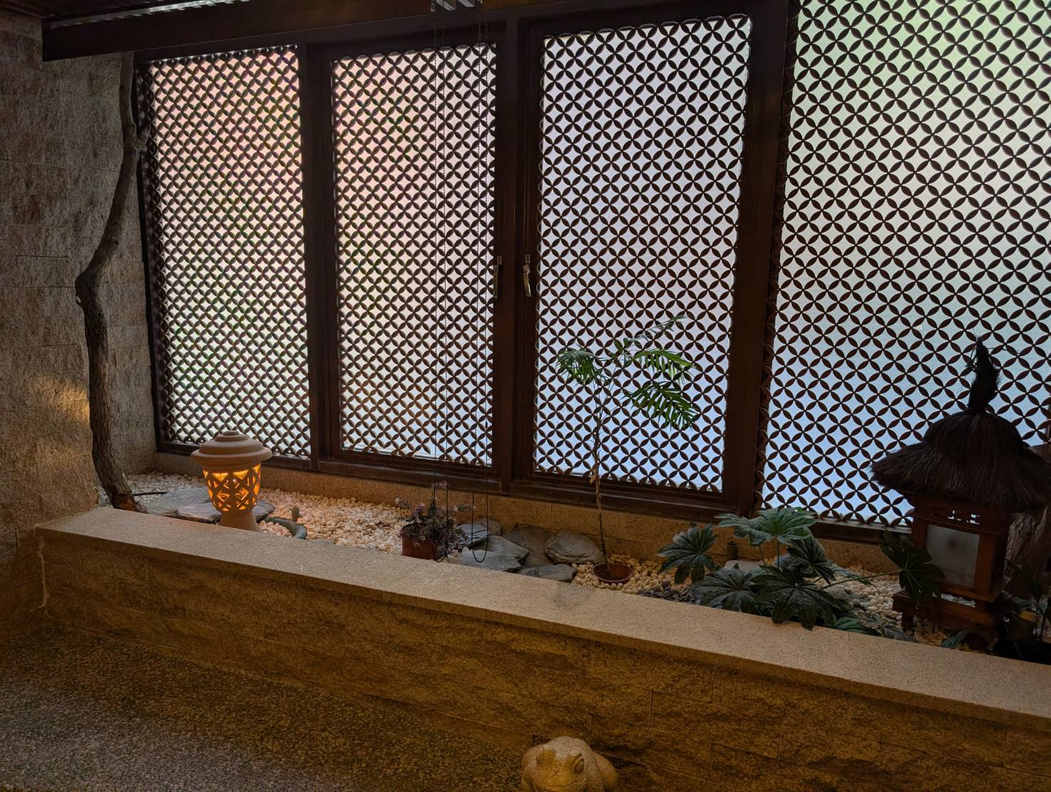 台中谷關湯屋推薦【惠來谷關溫泉會館】-中台灣最古老的溫泉,台灣十大名湯之一。峇里島風格飯店,雙人聆泉湯屋,谷關泡湯體驗。 - 第16張圖 台中谷關湯屋推薦【惠來谷關溫泉會館】-中台灣最古老的溫泉,台灣十大名湯之一。峇里島風格飯店,雙人聆泉湯屋,谷關泡湯體驗。