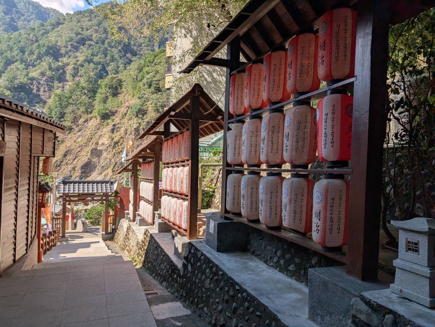 台中谷關湯屋推薦【惠來谷關溫泉會館】-中台灣最古老的溫泉,台灣十大名湯之一。峇里島風格飯店,雙人聆泉湯屋,谷關泡湯體驗。 - 第24張圖 台中谷關湯屋推薦【惠來谷關溫泉會館】-中台灣最古老的溫泉,台灣十大名湯之一。峇里島風格飯店,雙人聆泉湯屋,谷關泡湯體驗。