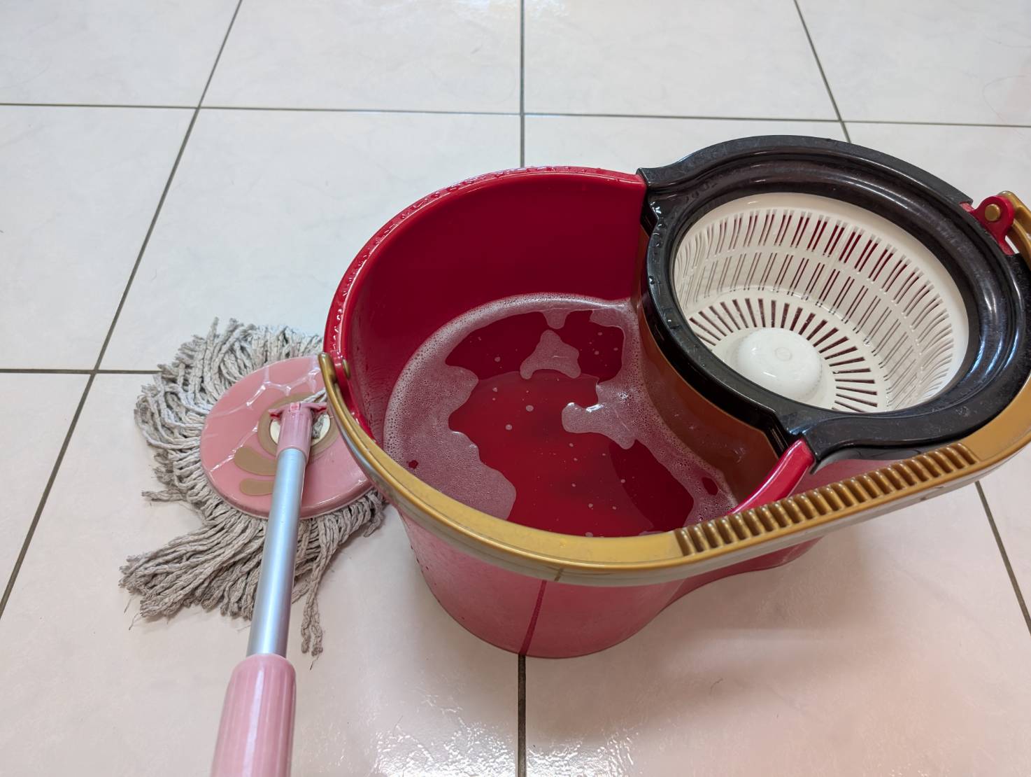 家庭必備抗菌好物【Savlon 沙威隆潔身液】-來自英國的抗菌專家， 溫和清潔肌膚，清潔及保護同時啟動，全家都能安心使用的潔身好幫手。