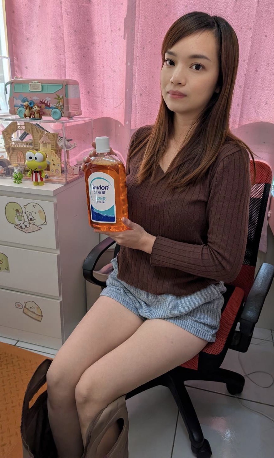 家庭必備抗菌好物【Savlon 沙威隆潔身液】-來自英國的抗菌專家， 溫和清潔肌膚，清潔及保護同時啟動，全家都能安心使用的潔身好幫手。