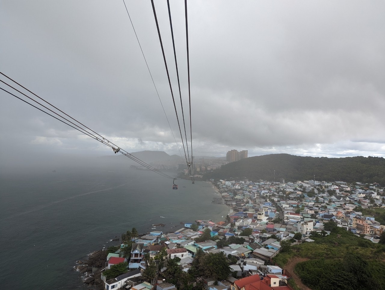 越南富國島必玩【太陽世界香島水上樂園】搭乘世界最長的跨海纜車,暢遊主題樂園。坐嘟嘟車來趟日落小鎮巡禮,親吻之橋賞夕陽。 - 第10張圖 越南富國島必玩【太陽世界香島水上樂園】搭乘世界最長的跨海纜車,暢遊主題樂園。坐嘟嘟車來趟日落小鎮巡禮,親吻之橋賞夕陽。