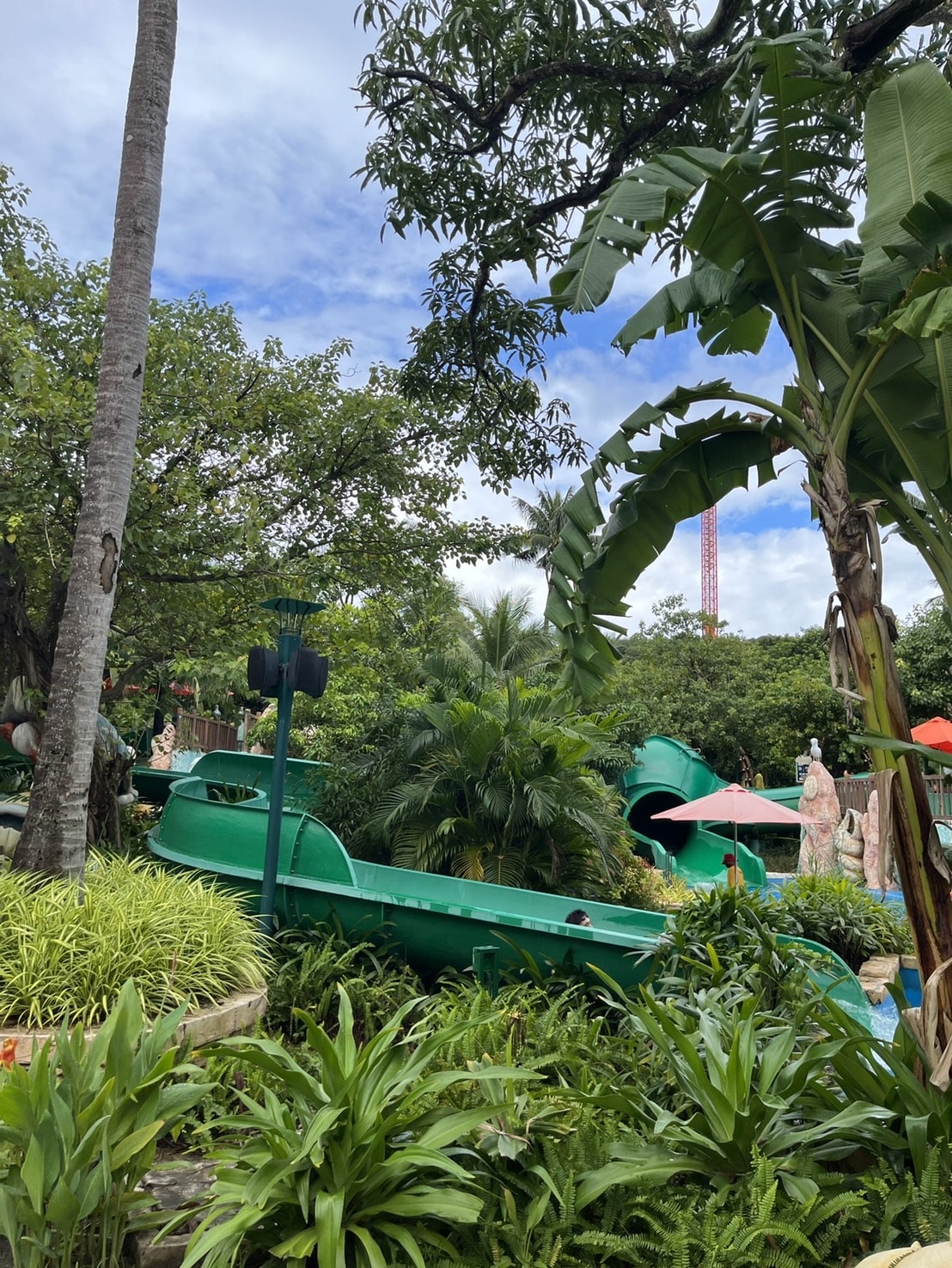 越南富國島必玩【太陽世界香島水上樂園】搭乘世界最長的跨海纜車,暢遊主題樂園。坐嘟嘟車來趟日落小鎮巡禮,親吻之橋賞夕陽。 - 第6張圖 越南富國島必玩【太陽世界香島水上樂園】搭乘世界最長的跨海纜車,暢遊主題樂園。坐嘟嘟車來趟日落小鎮巡禮,親吻之橋賞夕陽。