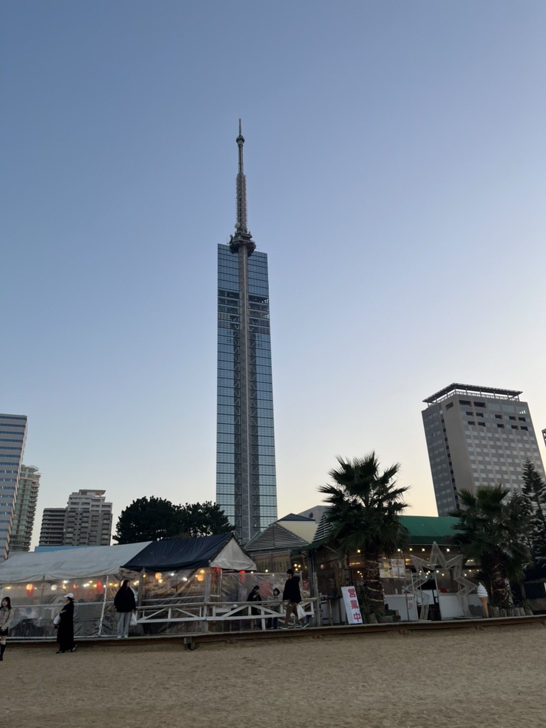 2026日本熊本+福岡 6天5夜自由行-搭乘星宇航空，一次解鎖熊本與福岡，再遊湯布院。入住桃園機場假日酒店、熊本城景觀舒適酒店、十字生活博多天神飯店、Wing國際飯店Select博多站前以及熊本花開飯店。行程與費用總覽。