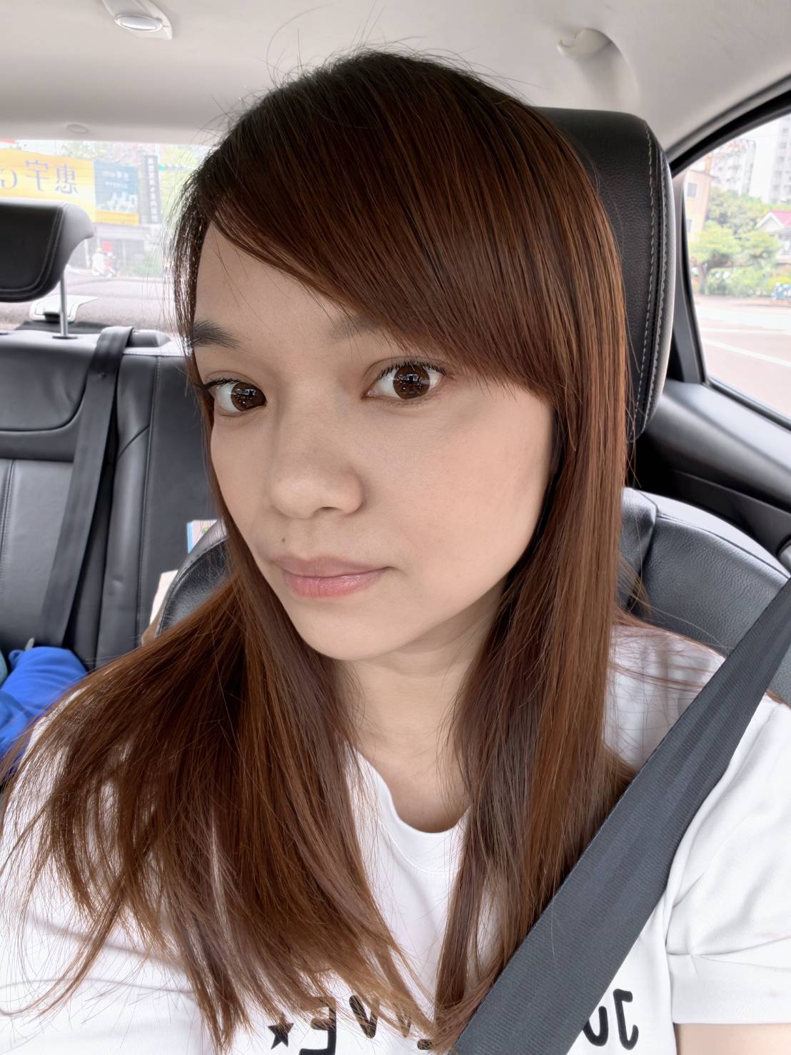 台中南區髮廊【雅頓髮型 台中美村店】洗髮、護髮加造型的療癒行程，一個半小時輕鬆完成。髮尾不再像稻草，找回頭髮的光澤感。