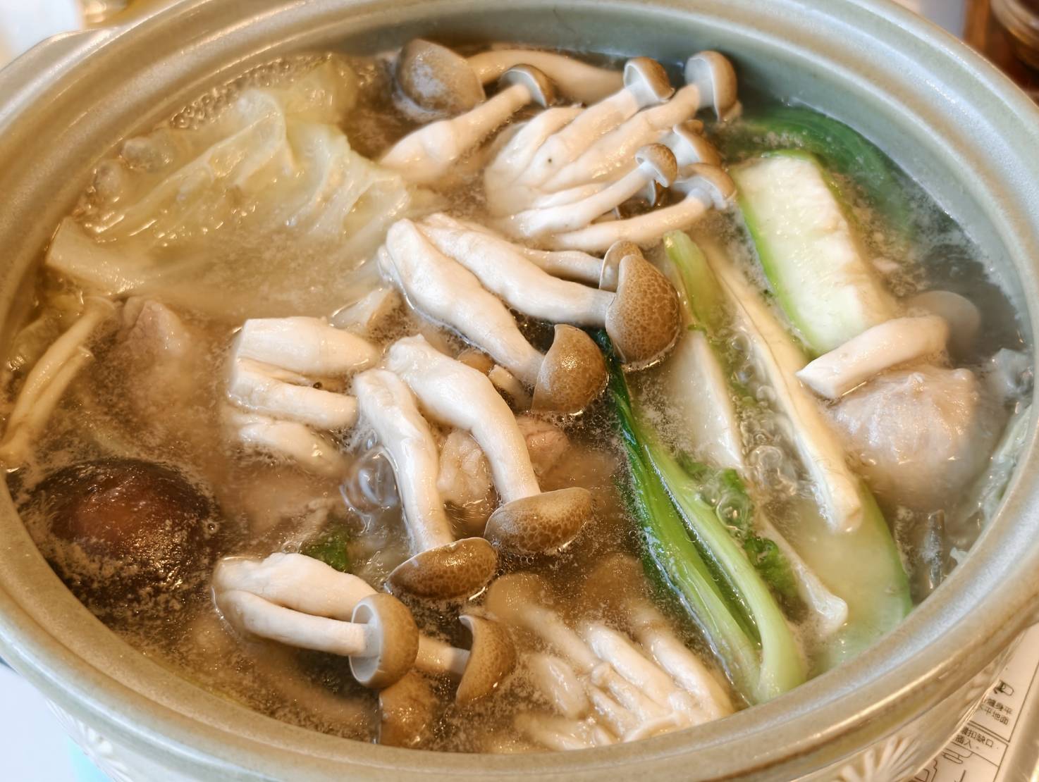日月潭住宿推薦【力麗哲園飯店－日潭館】親子旅遊首選，絕美湖景客房，從早到晚都能欣賞湖光山色。飯店樓下就是伊達邵老街，帶你輕鬆玩兩天一夜!