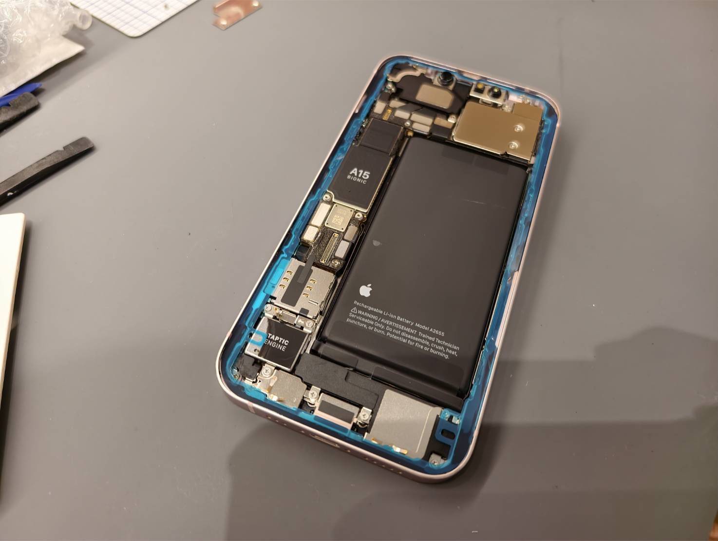 台中iPhone原廠電池推薦【鼎威維修 北屯店】快速檢測，Apple原廠電池快速更換，只要一小時!不會清除資料，還有90天維修保固。