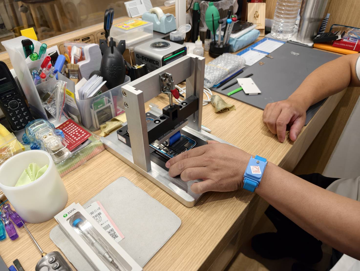 台中iPhone原廠電池推薦【鼎威維修 北屯店】快速檢測，Apple原廠電池快速更換，只要一小時!不會清除資料，還有90天維修保固。