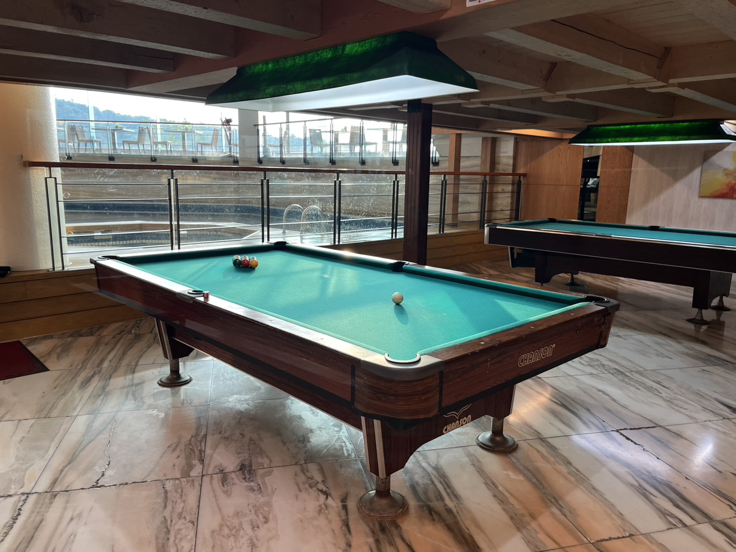 日月潭住宿推薦【力麗哲園飯店－日潭館】親子旅遊首選，絕美湖景客房，從早到晚都能欣賞湖光山色。飯店樓下就是伊達邵老街，帶你輕鬆玩兩天一夜!