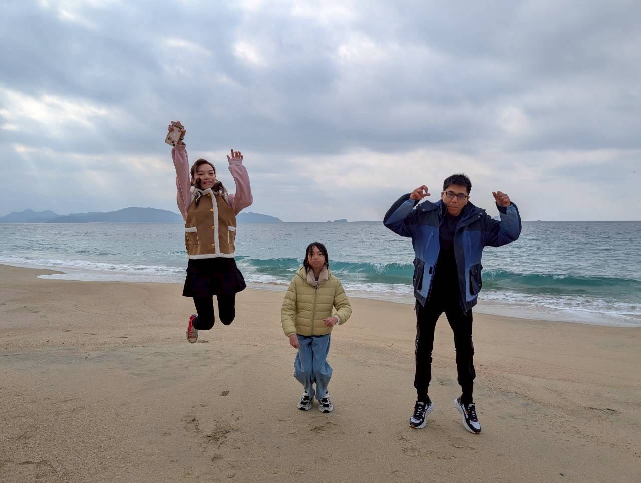 福岡自由行景點推薦【志賀島】【莒崎宮】，晚餐必吃【前田屋西中洲店牛腸鍋】。福岡一日遊行程攻略，海景、神社、美食一次滿足。