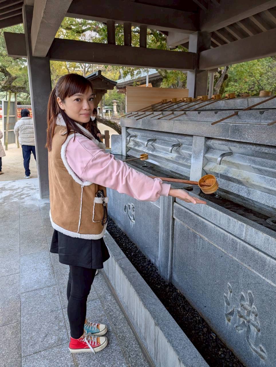 福岡自由行景點推薦【志賀島】【莒崎宮】，晚餐必吃【前田屋西中洲店牛腸鍋】。福岡一日遊行程攻略，海景、神社、美食一次滿足。