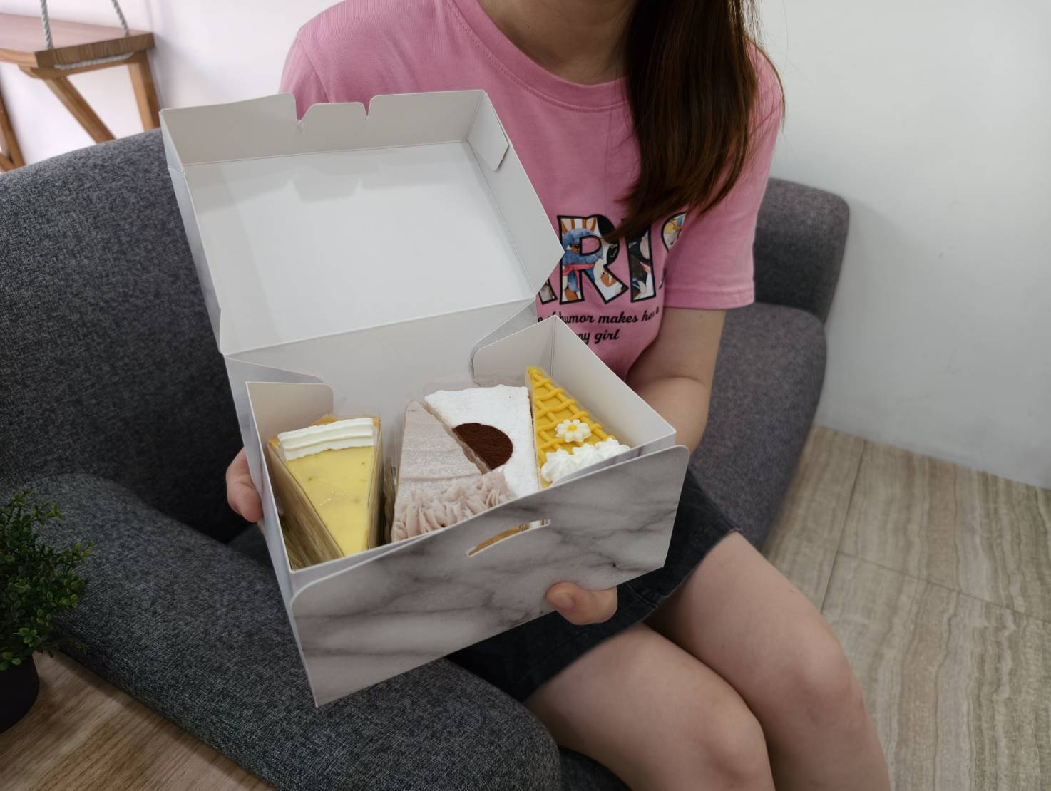 台中千層蛋糕推薦【2度C Ni Guo 逢甲店】-逢甲夜市的特色蛋糕,西屯人氣甜點,35層手工千層蛋糕,天然食材甜而不膩。生日蛋糕、節慶蛋糕好選擇。 - 第11張圖 台中千層蛋糕推薦【2度C Ni Guo 逢甲店】-逢甲夜市的特色蛋糕,西屯人氣甜點,35層手工千層蛋糕,天然食材甜而不膩。生日蛋糕、節慶蛋糕好選擇。