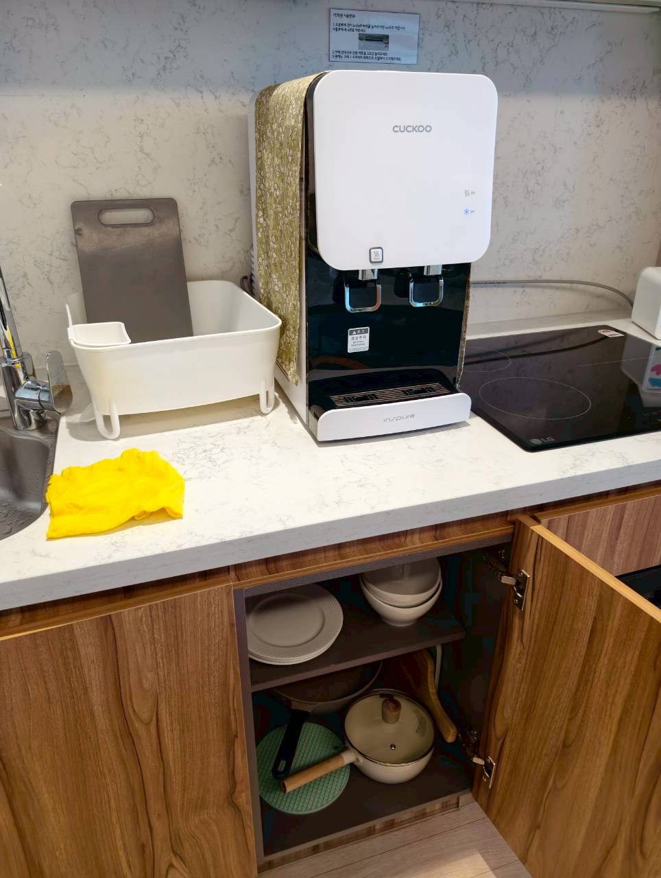 釜山廣安里住宿推薦【廣安KCC Switzen Harbor View Apt. Airbnb】兩房海景公寓，第一排欣賞廣安大橋夜景。絕美海景房，躺在房間就能欣賞廣安里煙火秀。