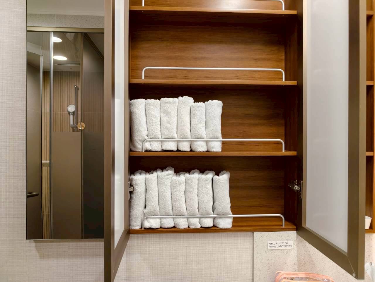 釜山廣安里住宿推薦【廣安KCC Switzen Harbor View Apt. Airbnb】兩房海景公寓，第一排欣賞廣安大橋夜景。絕美海景房，躺在房間就能欣賞廣安里煙火秀。