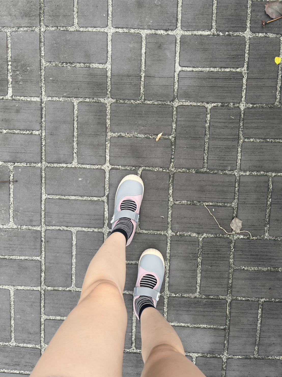 健康機能鞋推薦【Bonjour 3D步態平衡2way健康機能鞋】足型友善,久走不累腳。送長輩、自己穿,舒適與機能兼具的日常健走鞋推薦。 - 第12張圖 健康機能鞋推薦【Bonjour 3D步態平衡2way健康機能鞋】足型友善,久走不累腳。送長輩、自己穿,舒適與機能兼具的日常健走鞋推薦。